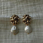 Stud Earrings With Round Baroque Pearl In Gold Tone