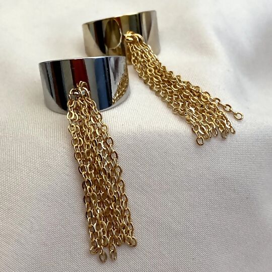 Minimalist Midi And Simple Rings With Chains In Gold Tone