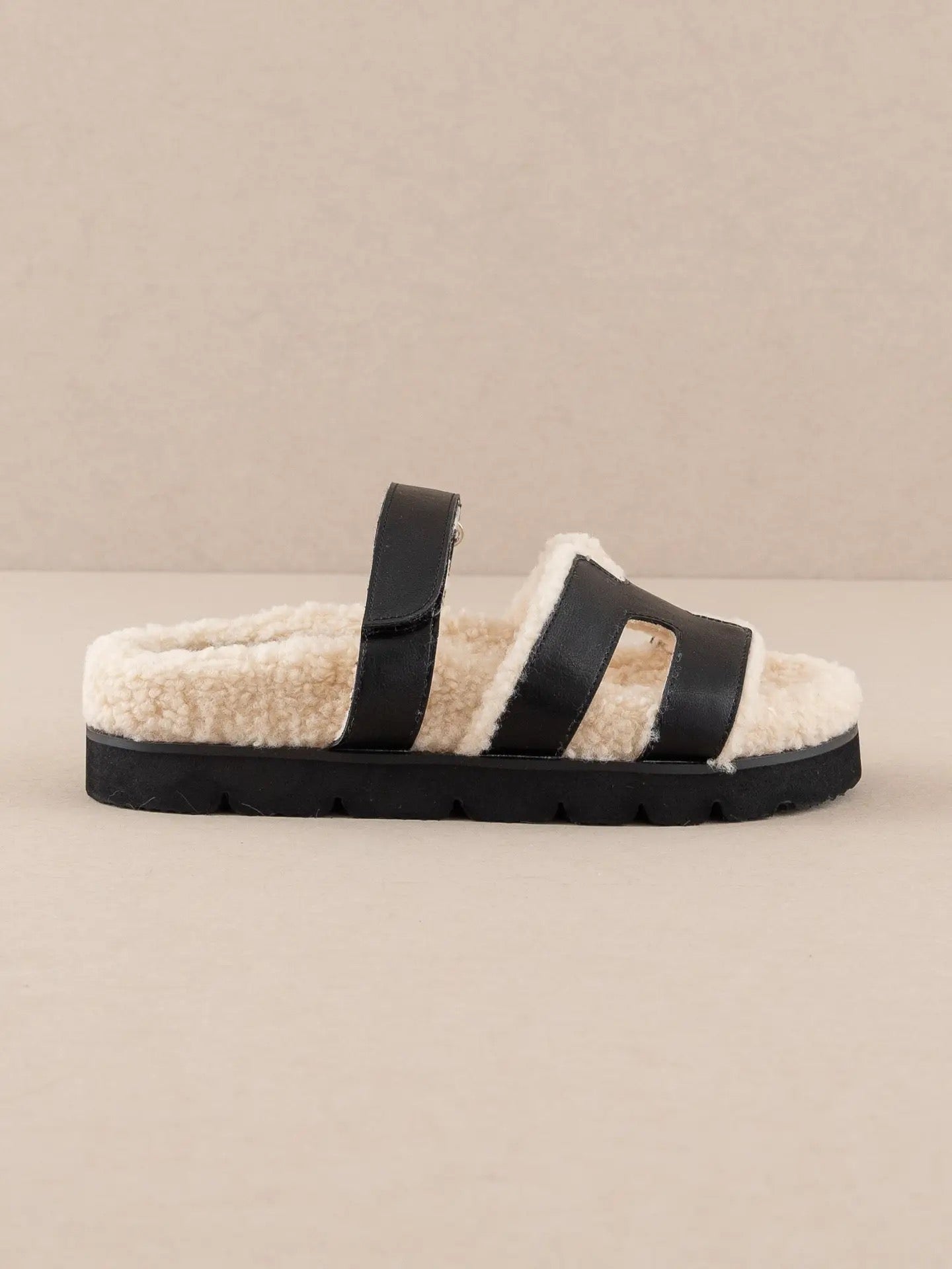 The Alpine | Black Faux Shearling Sandals