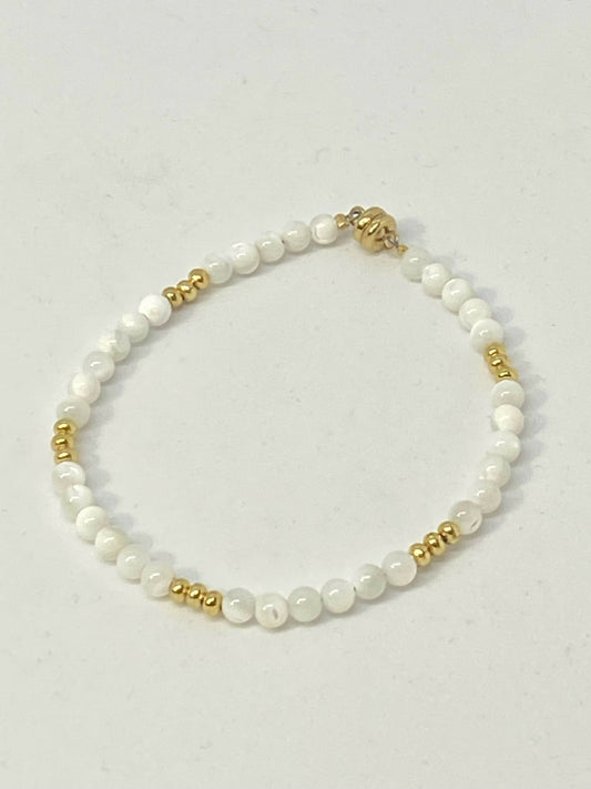 Tiny Pearl & Gold Bracelet