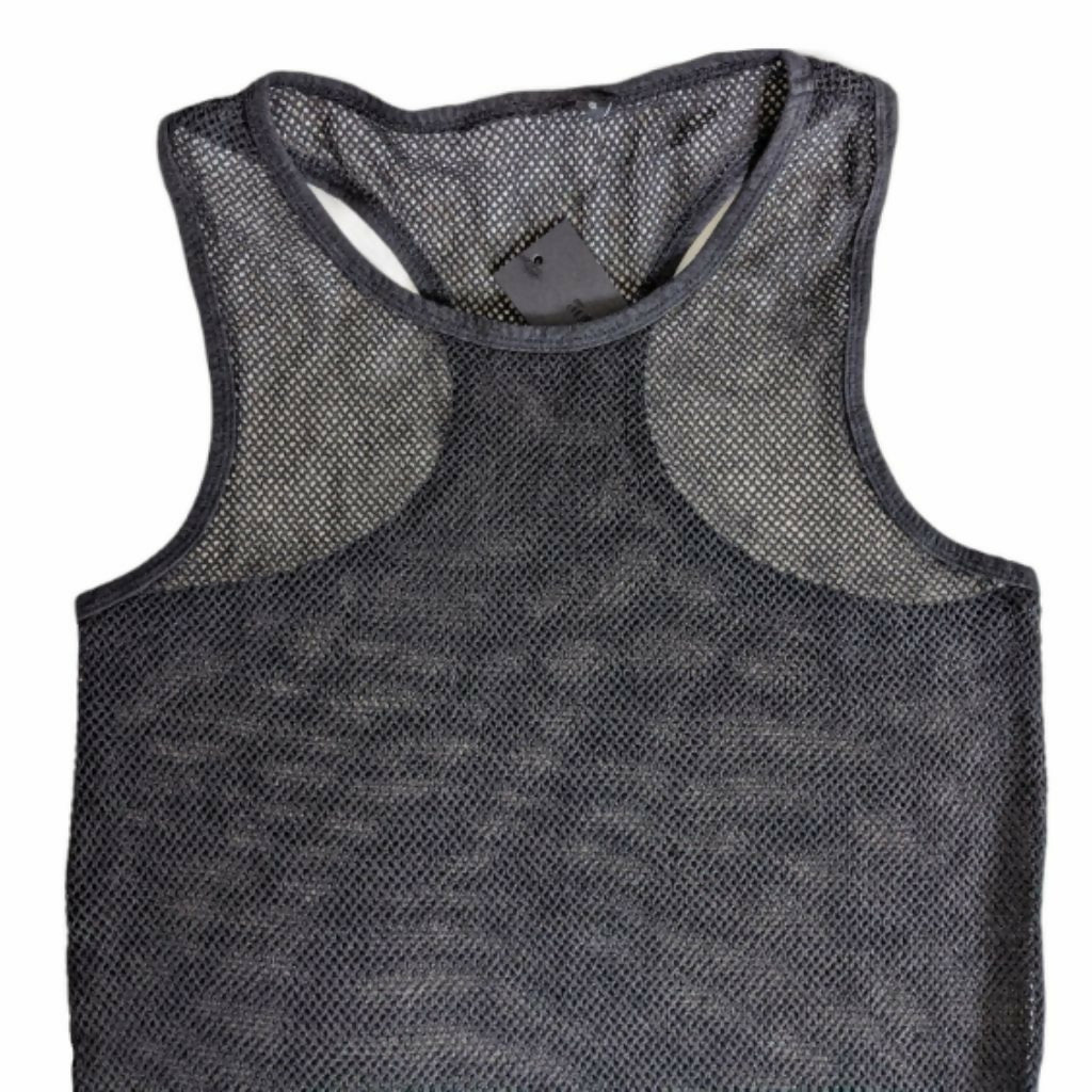 mesh tank close up